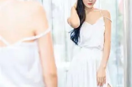 杭州女博主独食遭黄总隔空猎艳后续当事人身份被扒系视频博主黄总疑似餐厅股东网友质疑摆拍媒体发声：勿让善意被流量消耗